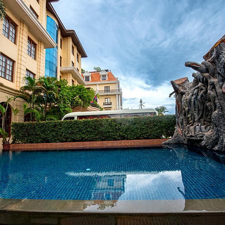 Royal Crown Hotel & Spa Siem Reap Exterior photo