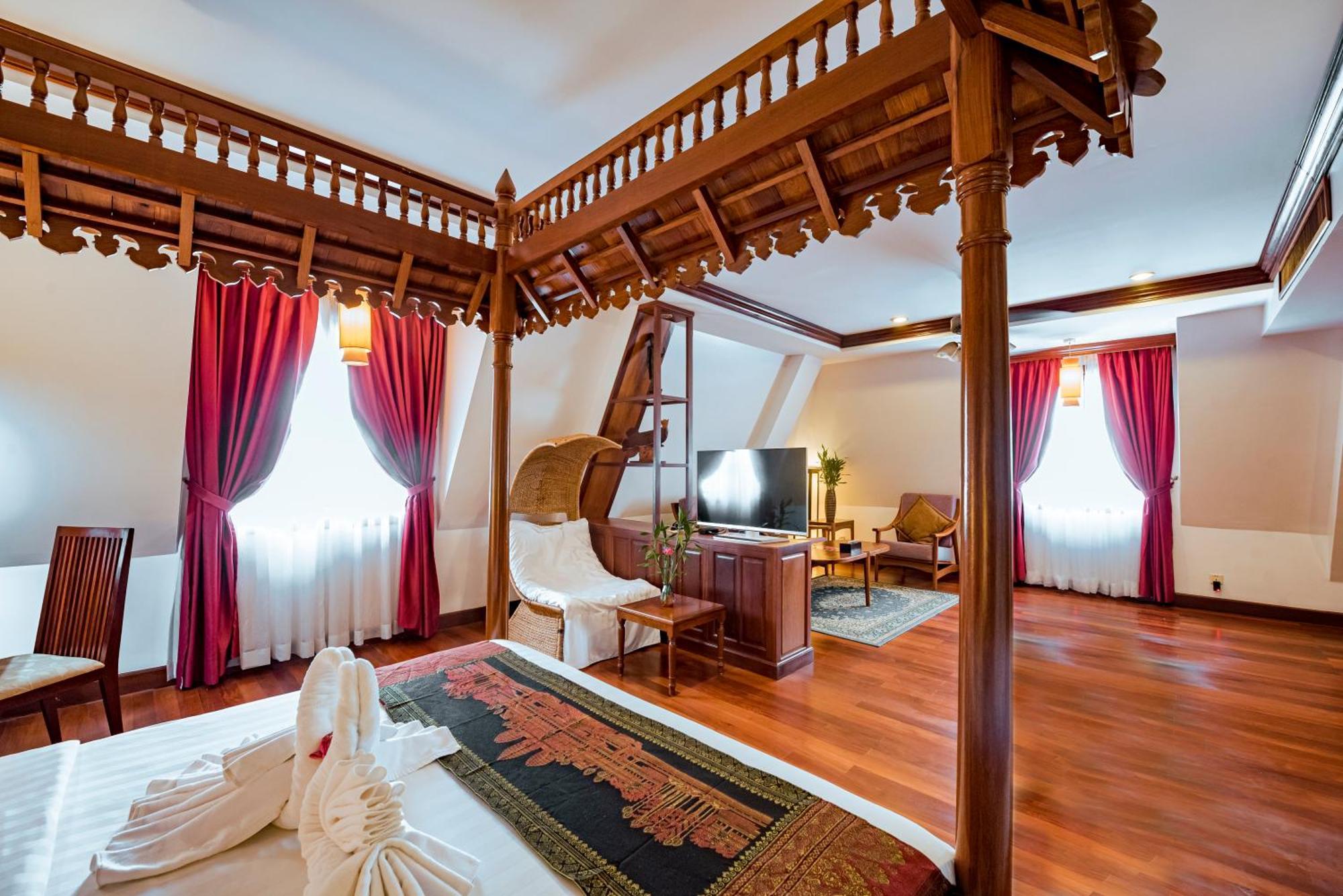 Royal Crown Hotel & Spa Siem Reap Exterior photo